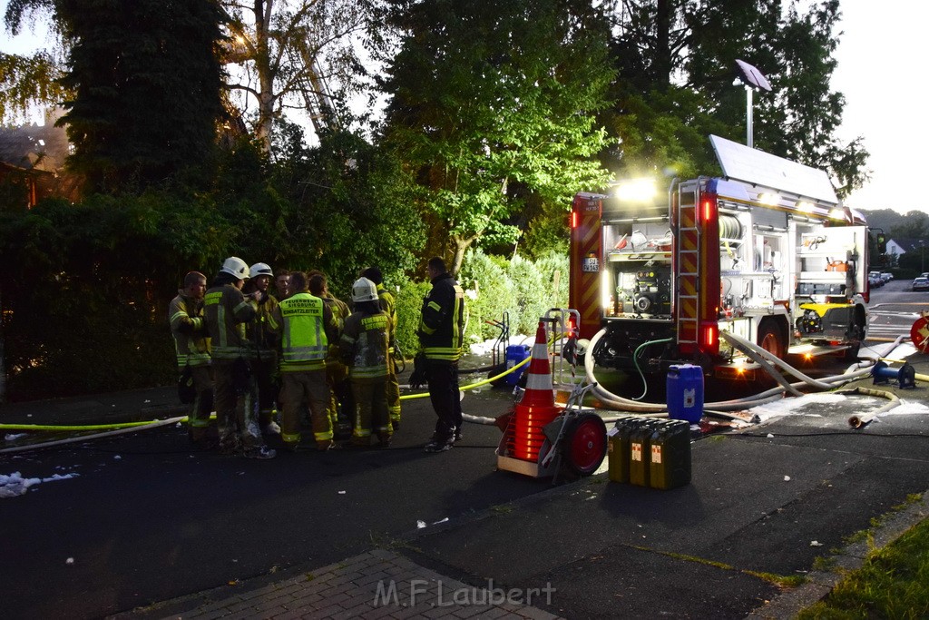 Grossfeuer Einfamilienhaus Siegburg Muehlengrabenstr P0737.JPG - Miklos Laubert